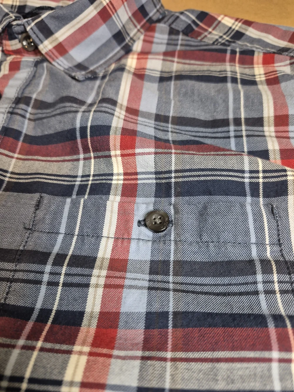 The North Face Men’s Blue & Red Plaid Long-Sleeve Shirt 4637/4